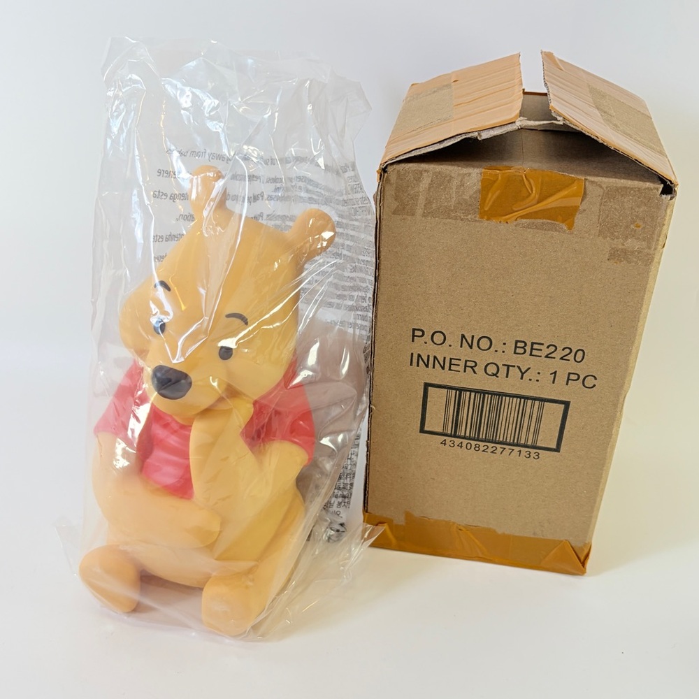 Winnie the Pooh Light Up Decor Classic Pooh Bear Wireless Vinyl Light-Up Lamp